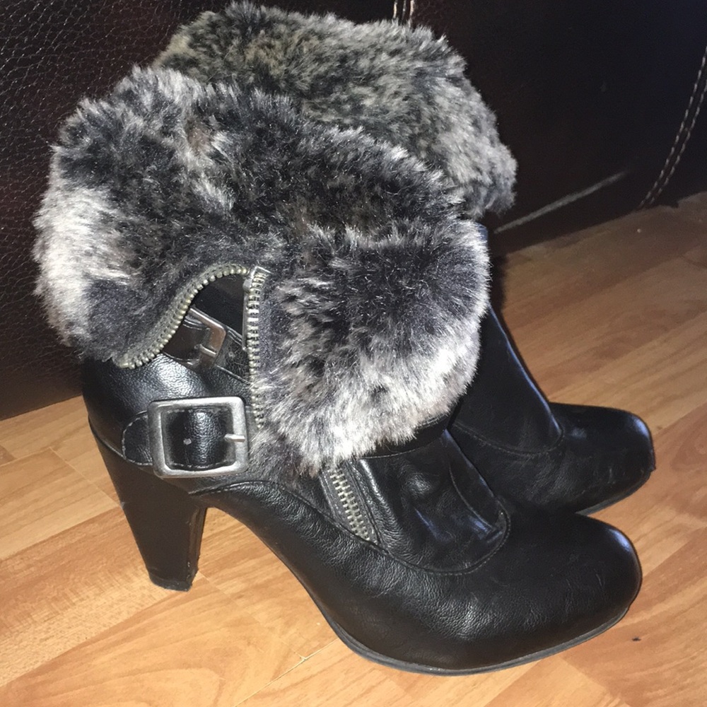 Thick heeled mini boots